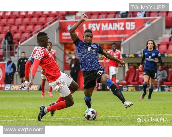 慕尼黑1860客场大战沙尔克04战平收场